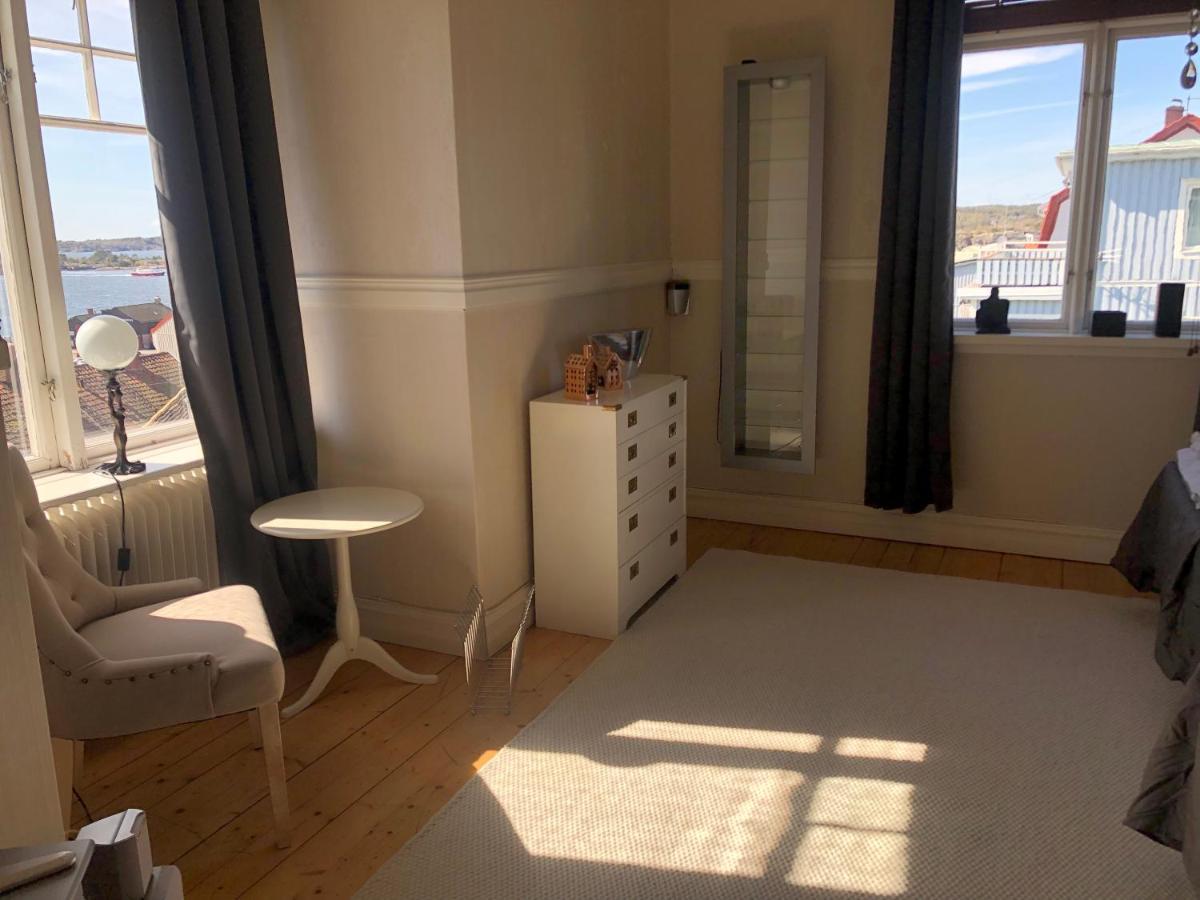 Vacker Vaning Med Havsutsikt I Stroemstads Centrum. Bagian luar foto