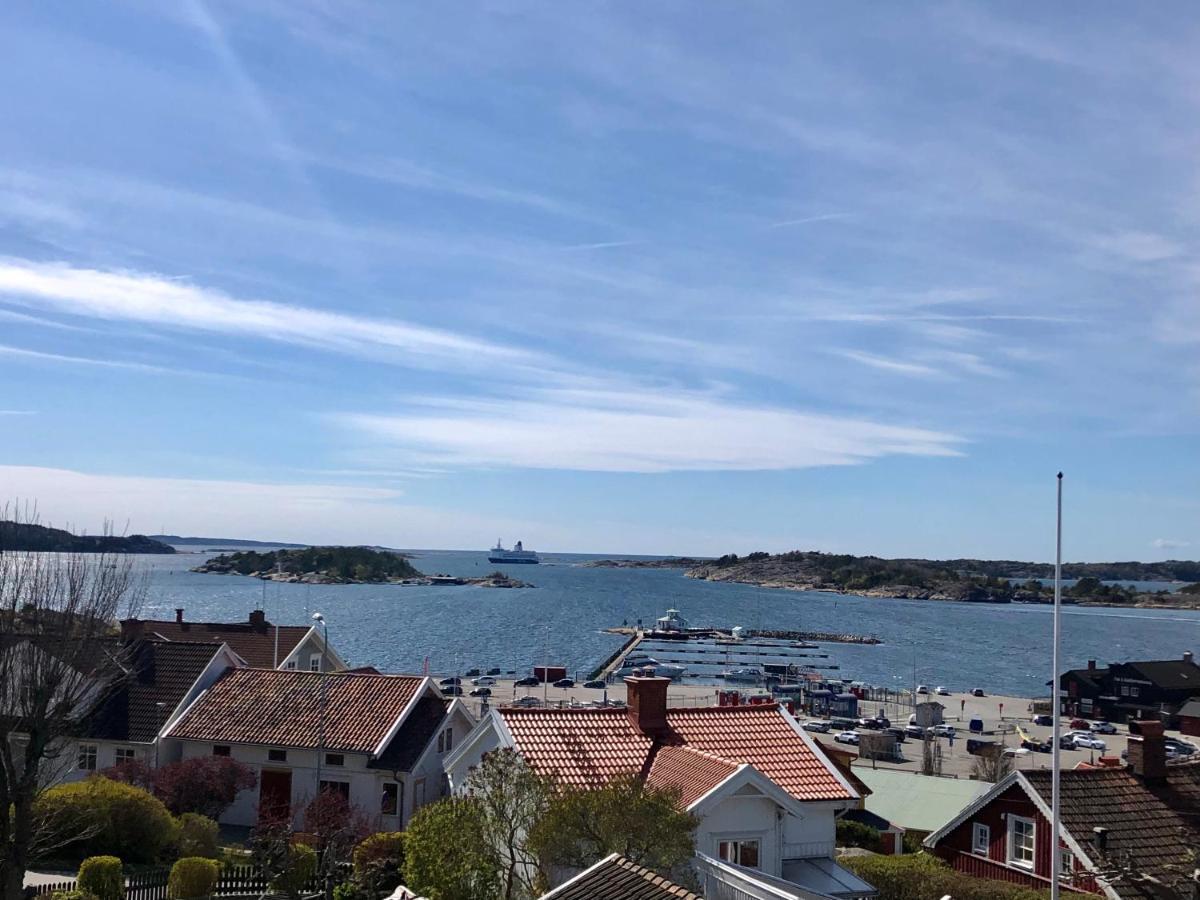 Vacker Vaning Med Havsutsikt I Stroemstads Centrum. Bagian luar foto